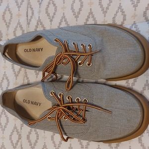 Old Nany boys shoes Size 5 gray color used good condition.